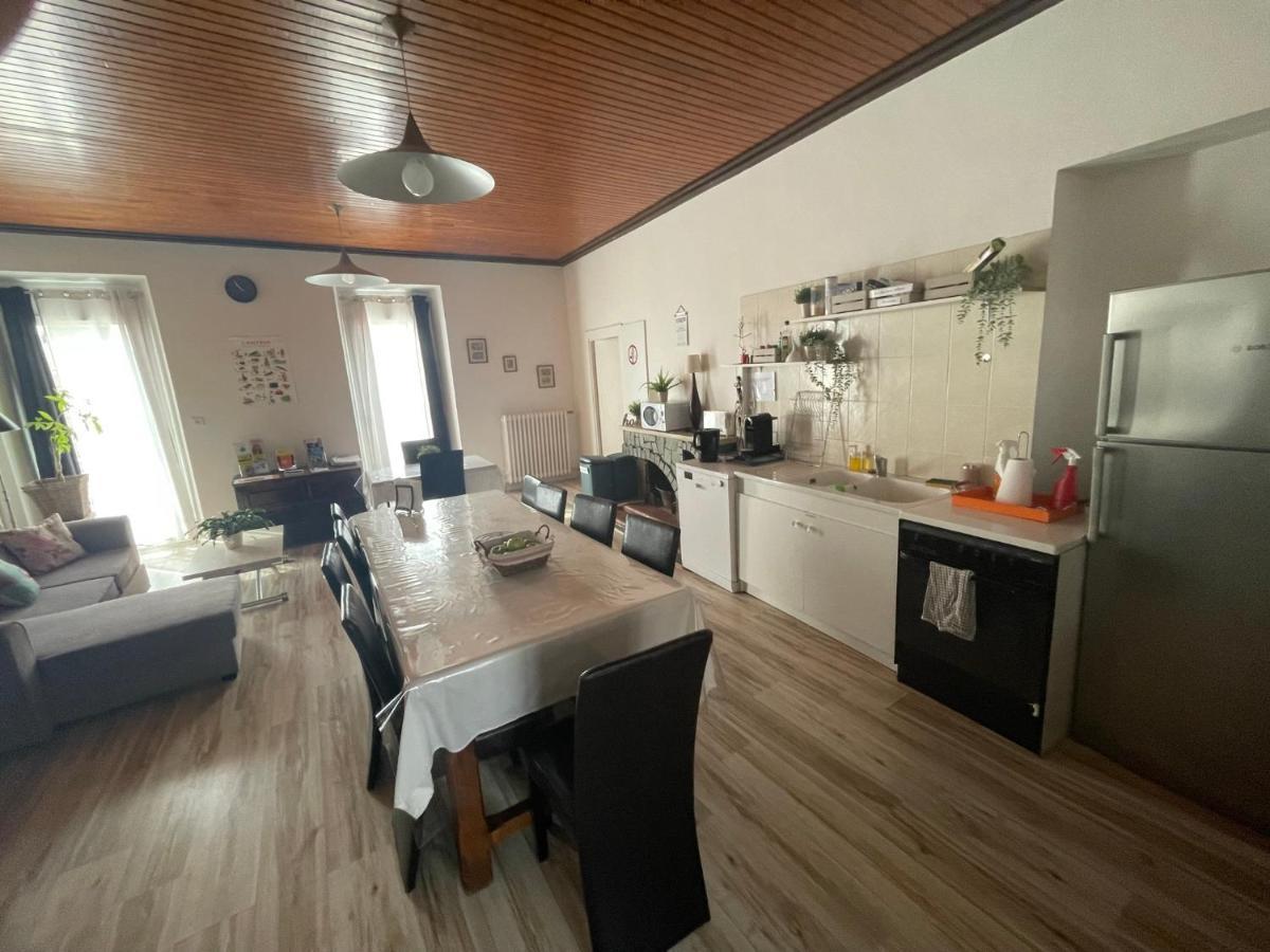 Gite:"Sur Le Chemin" Livinhac-le-Haut Exterior photo